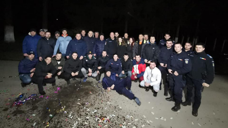 Jandarmii din Brașov, amendați după o petrecere-surpriză pentru șeful lor, fără măști și distanțare fizică VIDEO
